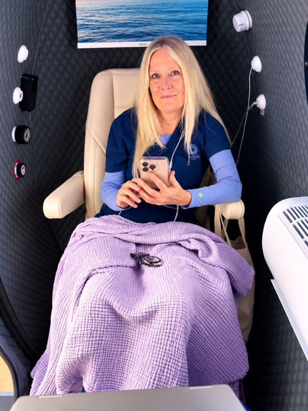 woman in an HBOT